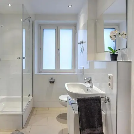 Habitación en casa particular Furnished - Perfect Location!! *